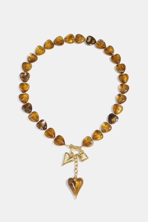 Kralenketting met hangende hartjes uit de MIREVIE hartjeslijn