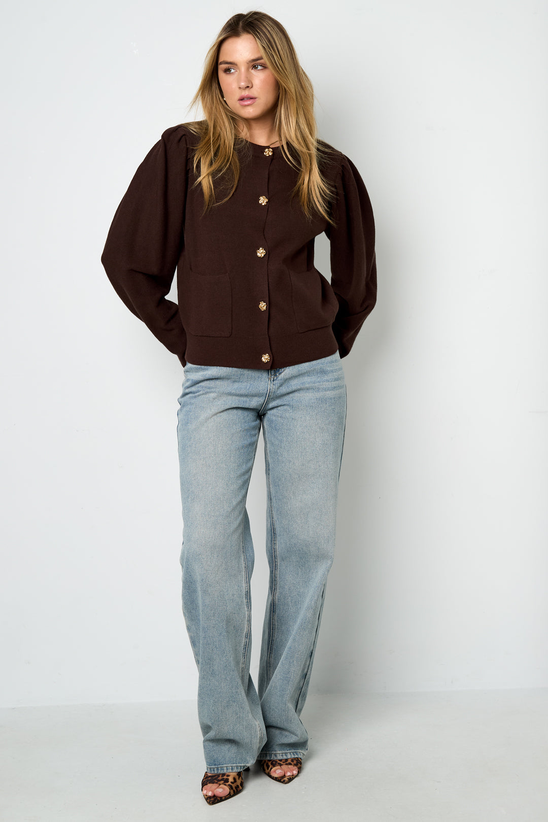 Women's knitted cardigan with a casual look – image 9