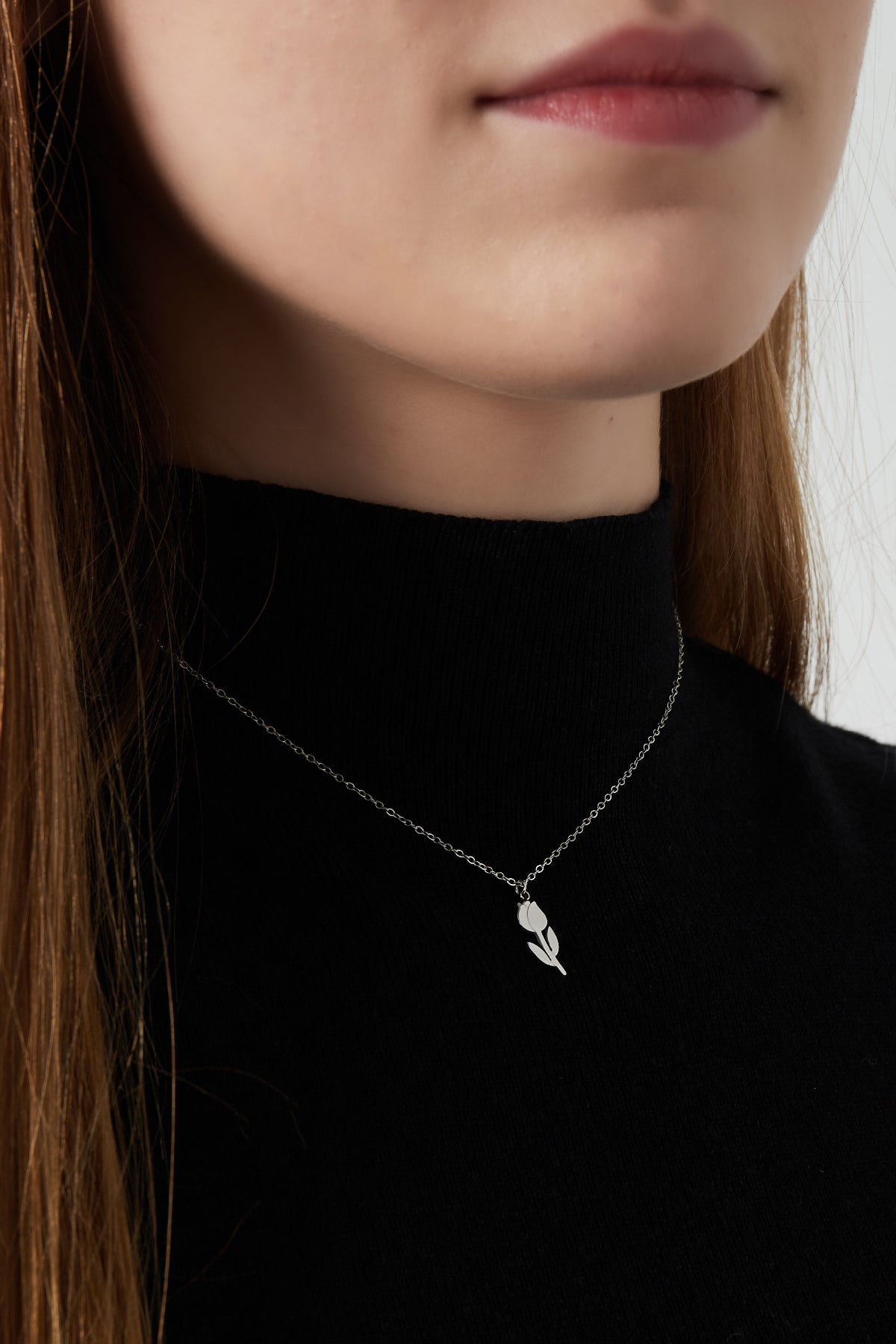 Collier femme en acier inoxydable avec pendentif motif floral – couleur or – photo 2