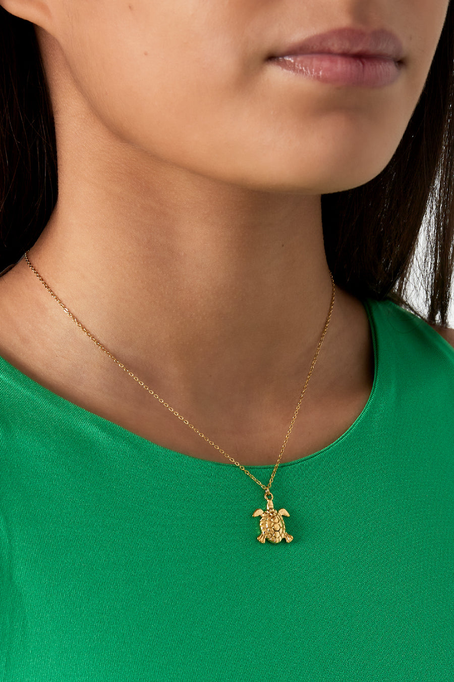 Collier pour femme en acier inoxydable avec pendentif aux détails océaniques – couleur or