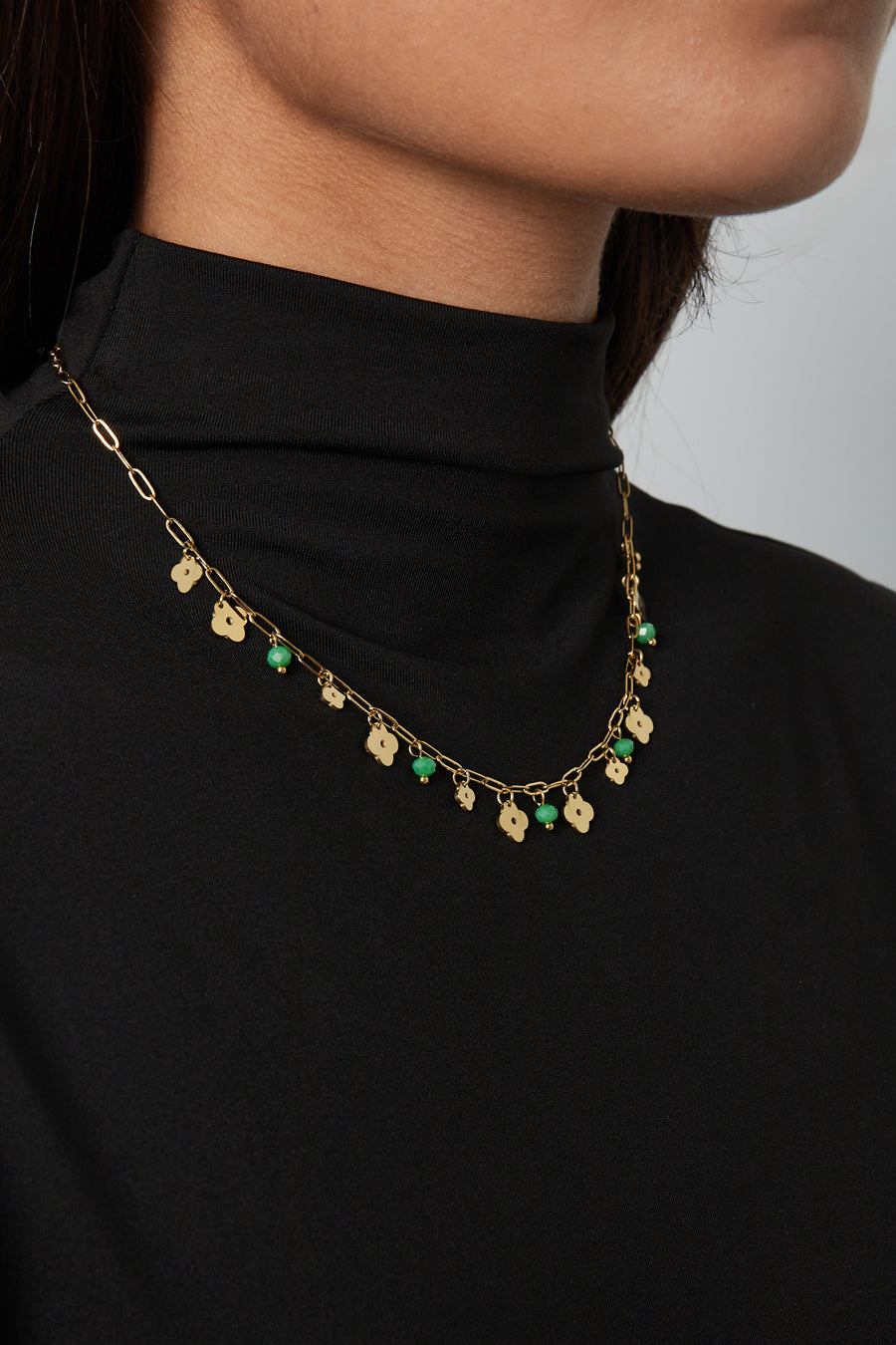 Collier pour femme avec pendentif en acier inoxydable, cristal avec motif trèfle – vert et doré