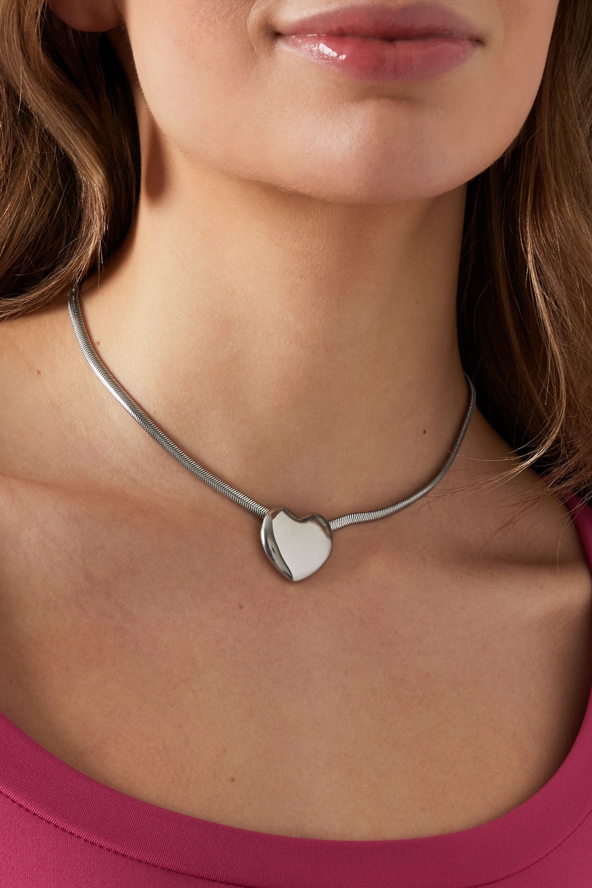 Collier femme en acier inoxydable avec pendentif en forme de cœur – doré et argenté – photo 2