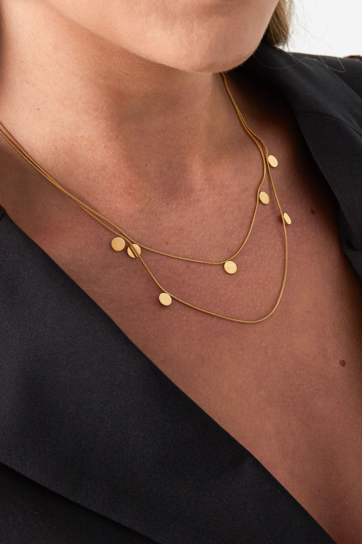 Layered stainless steel women's necklace with organic shape – gold-colored – image 2