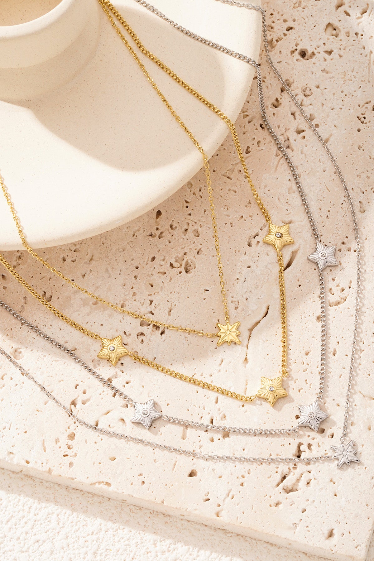 Layered women's necklace made of 304 stainless steel with star motif – gold colored – image 4