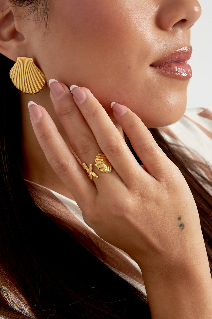 Bague imposante pour femme en acier inoxydable – doré et argenté