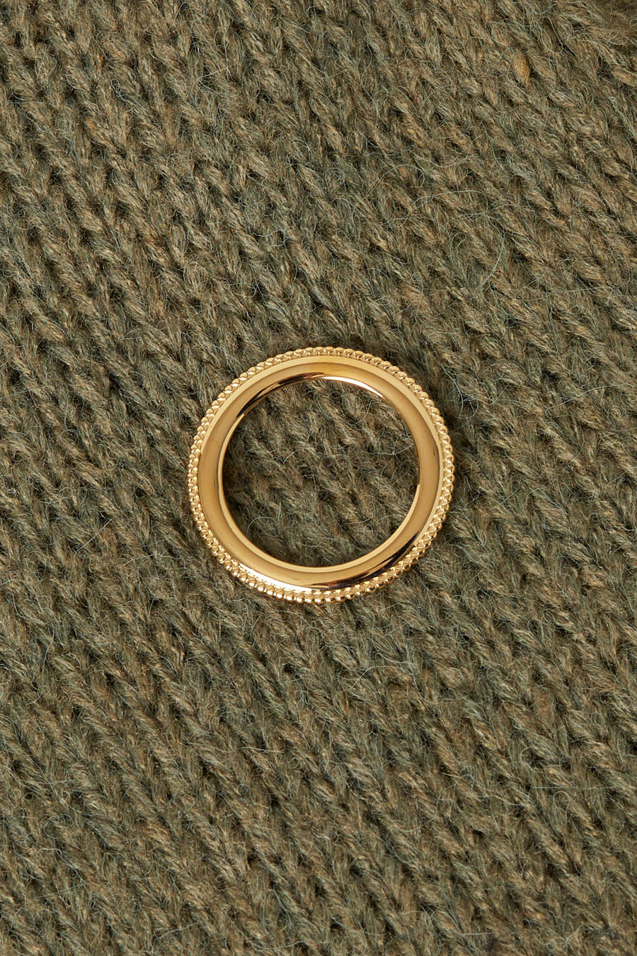 broche the circle