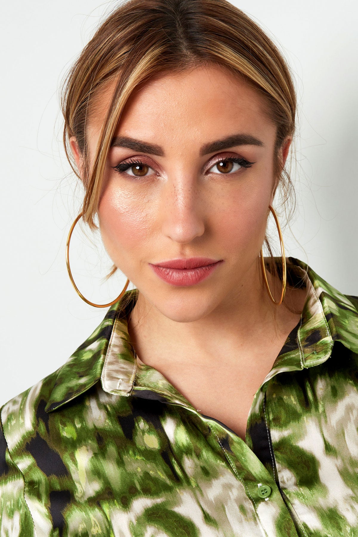 Boucles d'oreilles pendantes pour femmes en acier inoxydable de forme organique – couleur or – photo 2