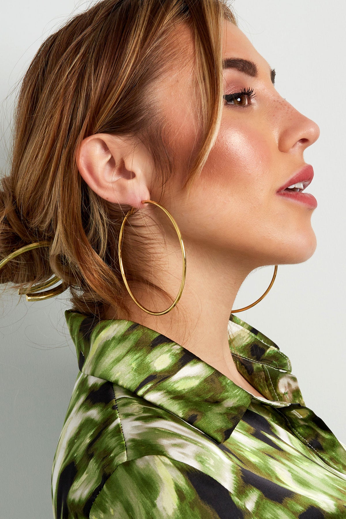 Boucles d'oreilles pendantes pour femmes en acier inoxydable de forme organique – couleur or – photo 4