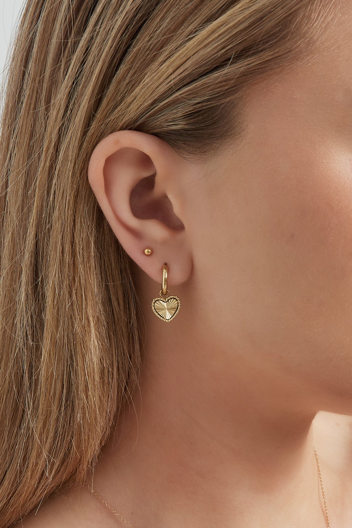 Boucles d'oreilles pendantes pour femmes en acier inoxydable en forme de cœur – couleur or – photo 2