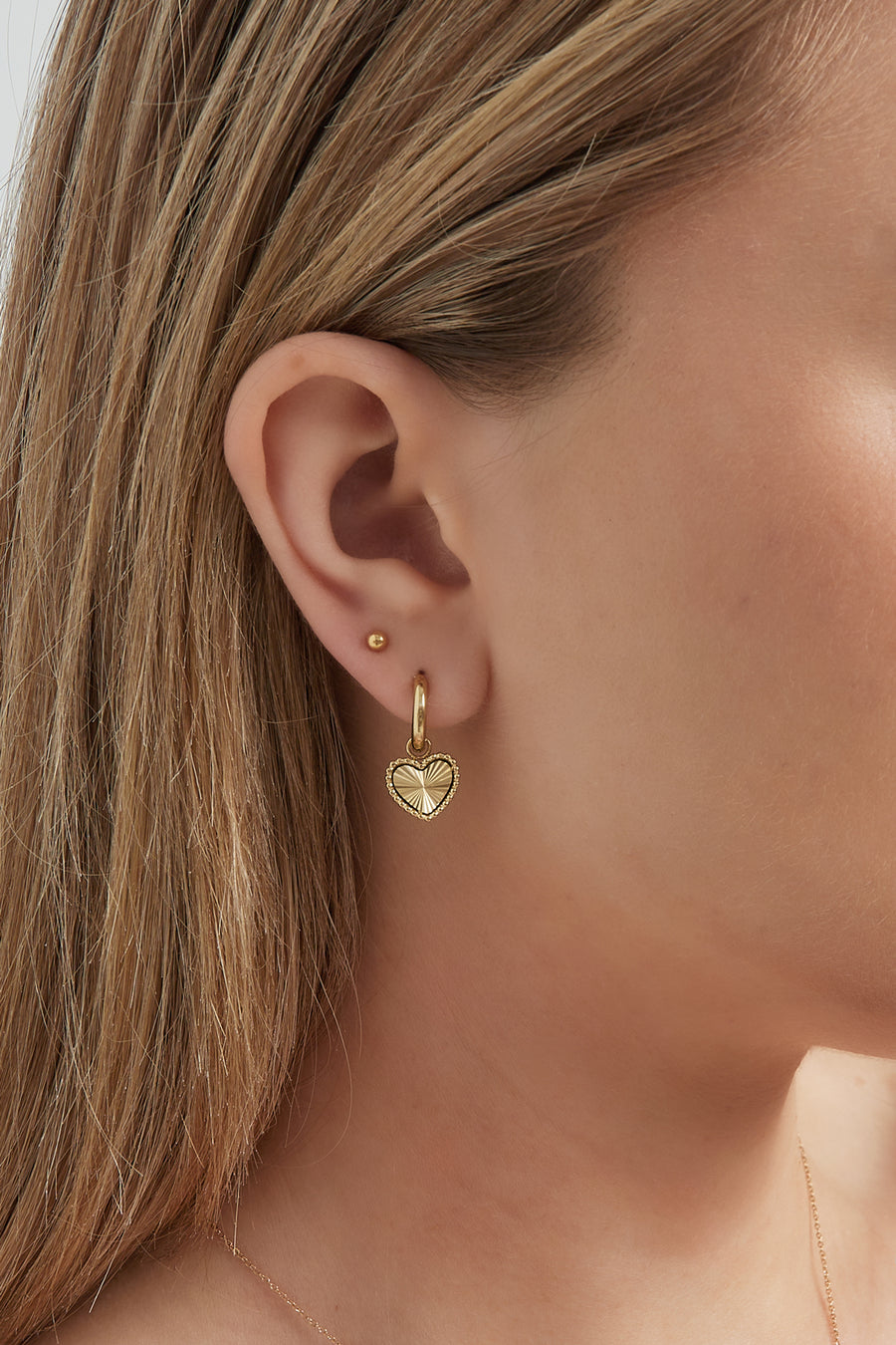 Boucles d'oreilles pendantes pour femmes en acier inoxydable en forme de cœur – couleur or