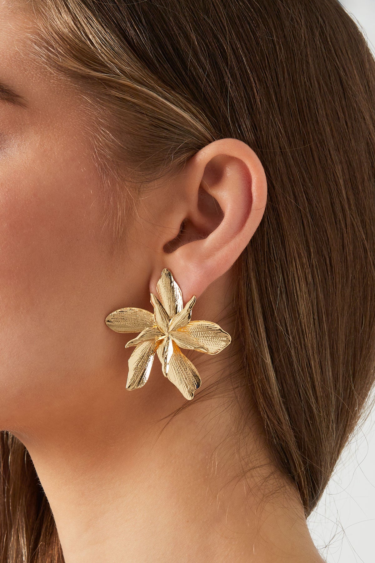 oorbellen flower statement piece
