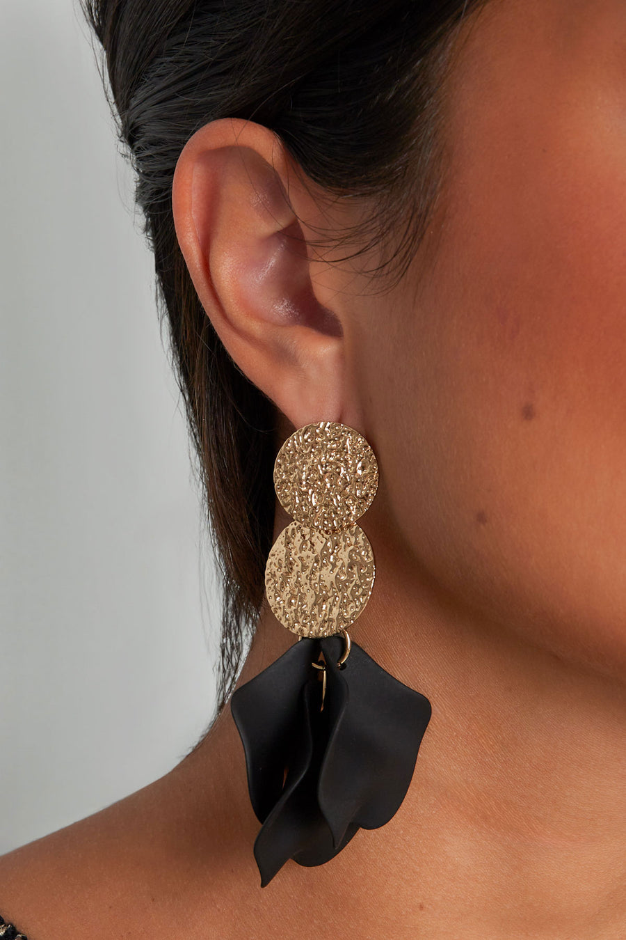 Boucles d'oreilles pendantes pour femmes en métal avec motif floral – plusieurs couleurs