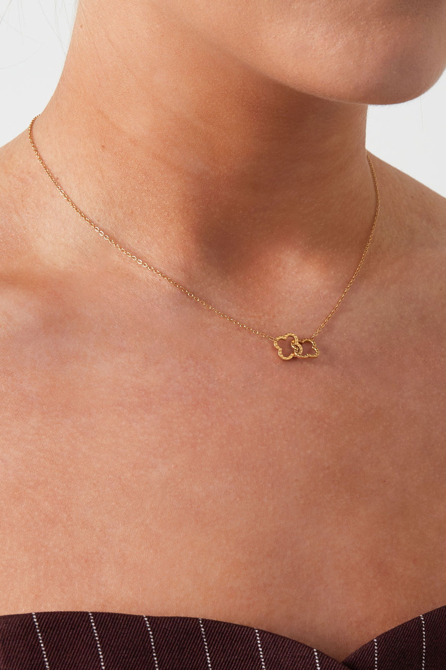 Collier pour femme en acier inoxydable avec pendentif motif trèfle – couleur or