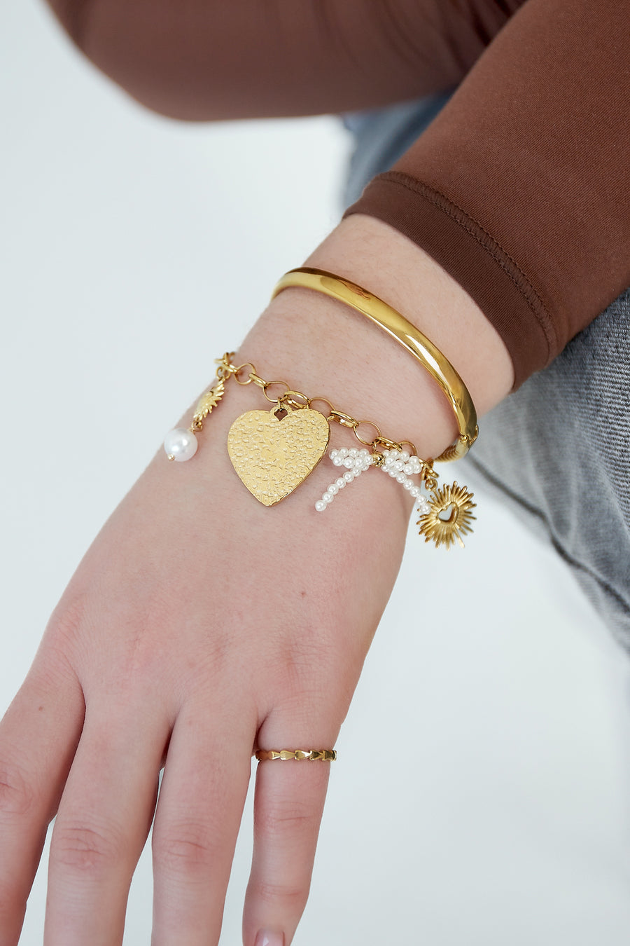 Bracelet à breloques pour femme en acier inoxydable avec cœur – doré