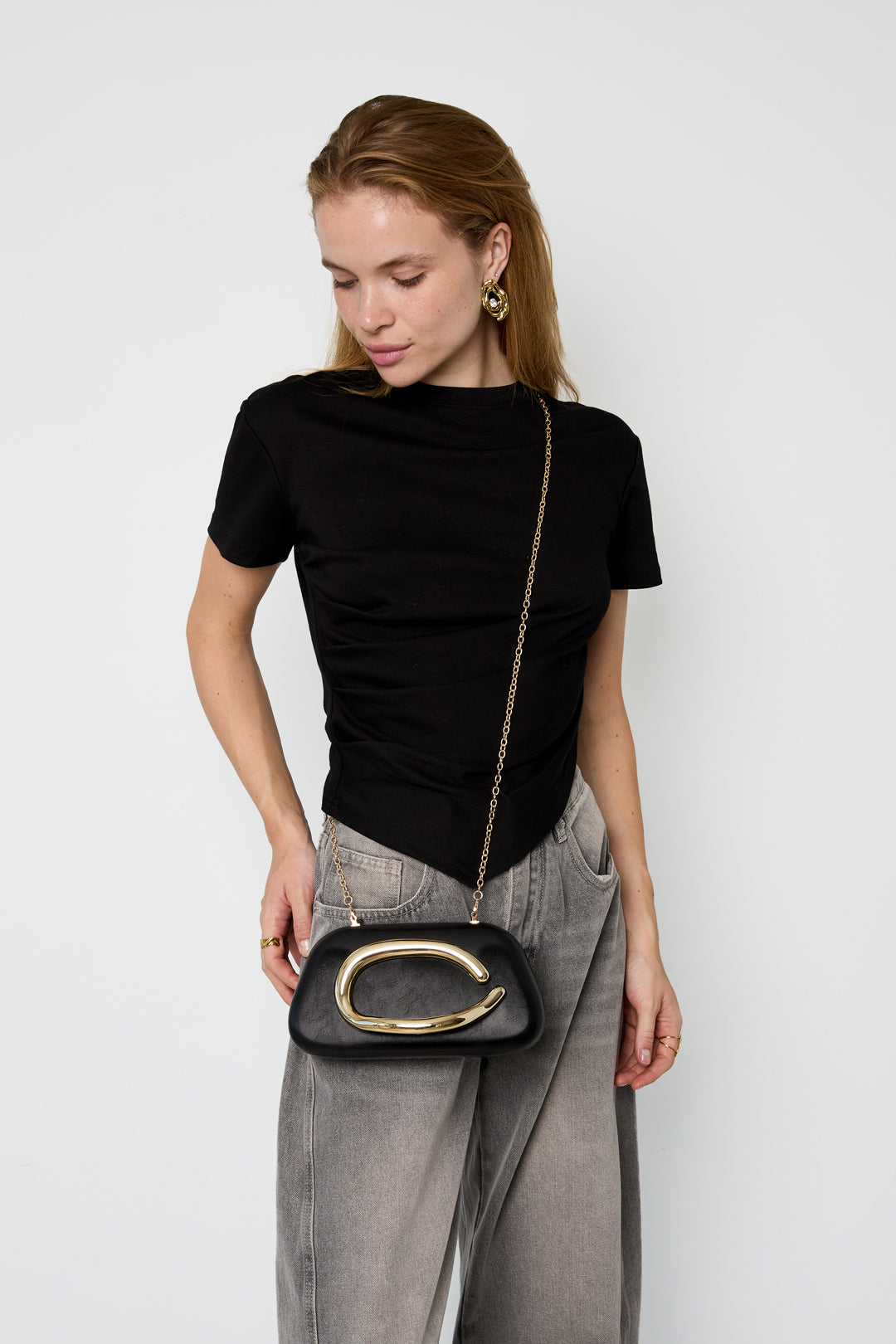 Women's PU Crossbody Bag with Solid Design and Chain Detail with Magnetic Snap Closure – image 3