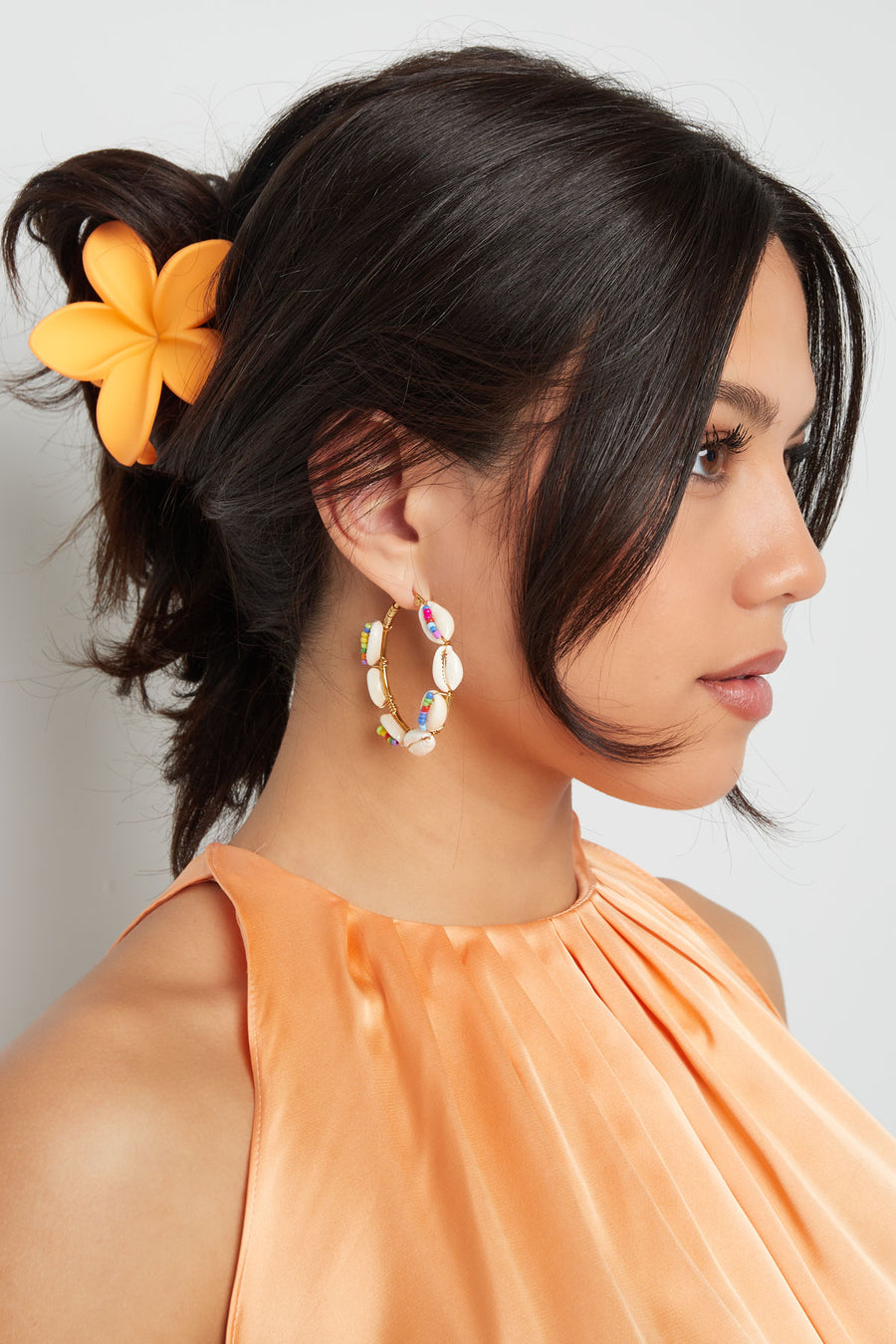 Pince à cheveux en plastique avec motif floral – plusieurs couleurs