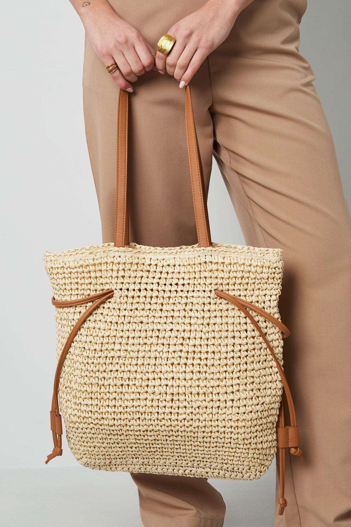 Paper women's shoulder bag – beige and off-white – image 2