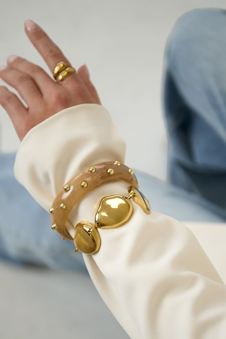 Bracelet à maillons en acier inoxydable pour femme avec détail de maillons – doré