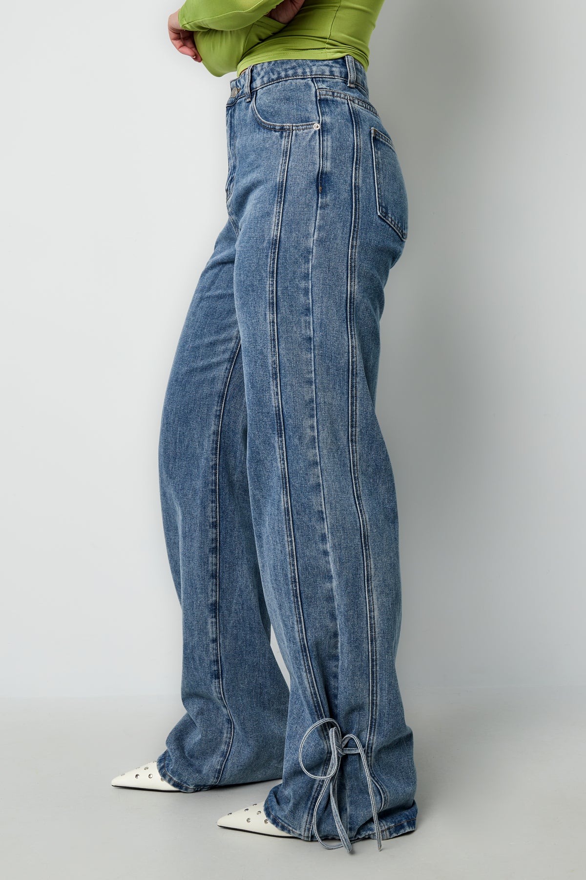 Jeans femme à bouton fantaisie et coupe droite – photo 2
