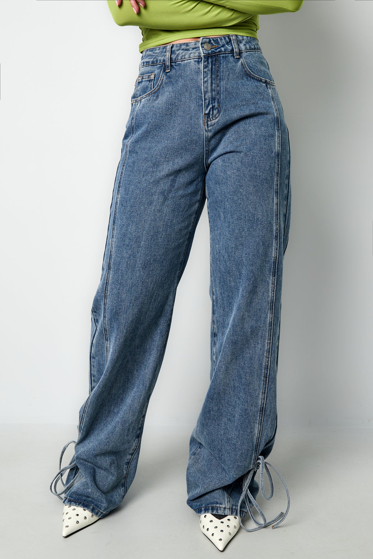 Jeans femme à bouton fantaisie et coupe droite – photo 4