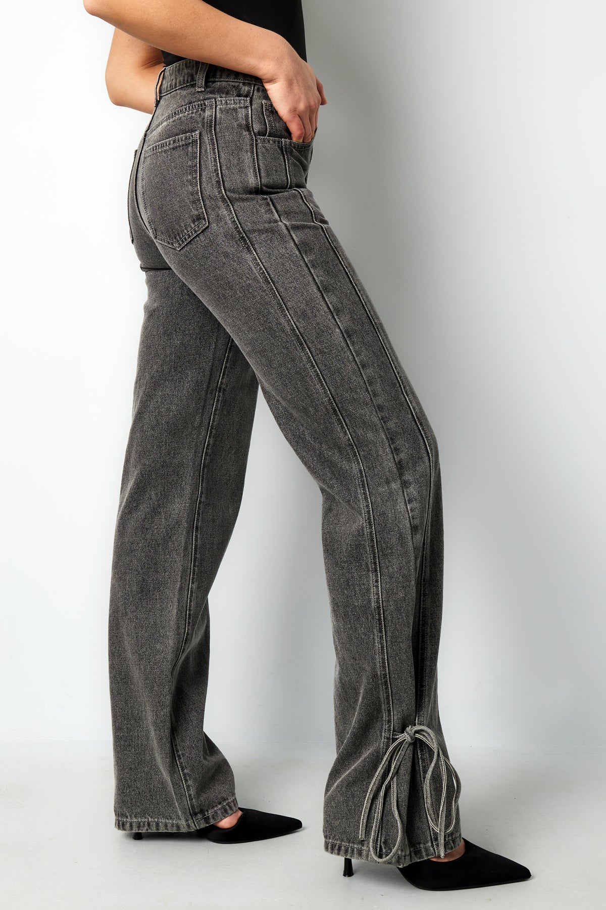 Jeans femme à bouton fantaisie et coupe droite – photo 5