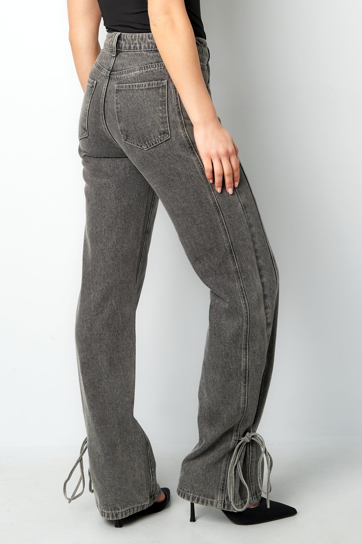 Jeans femme à bouton fantaisie et coupe droite – photo 8