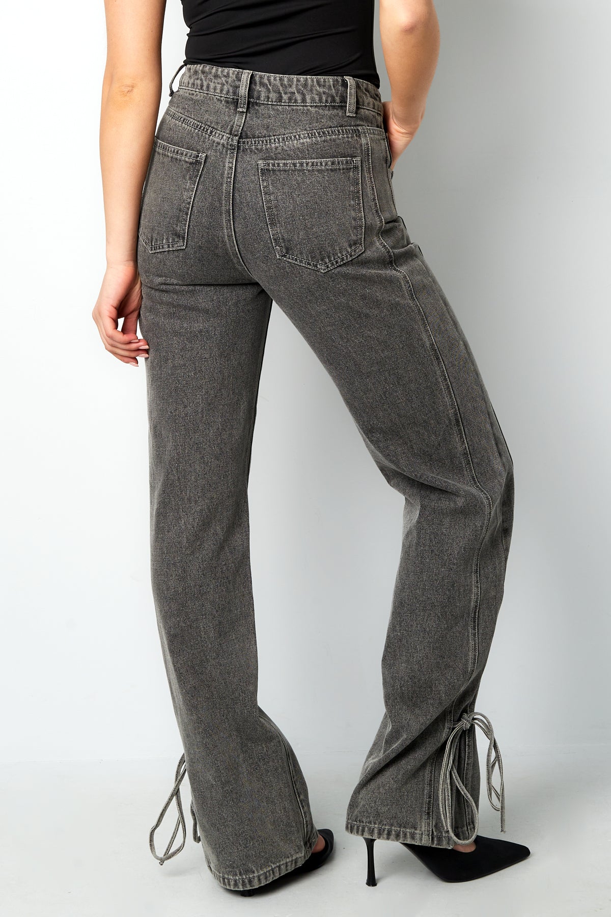 Jeans femme à bouton fantaisie et coupe droite – photo 10
