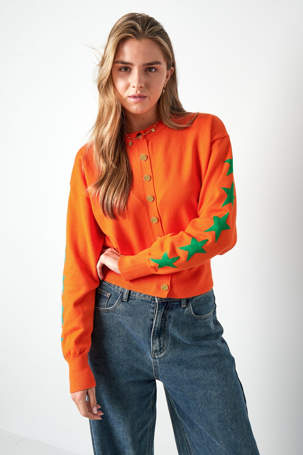 Women's knitted cardigan with star pattern and cropped fit – image 8