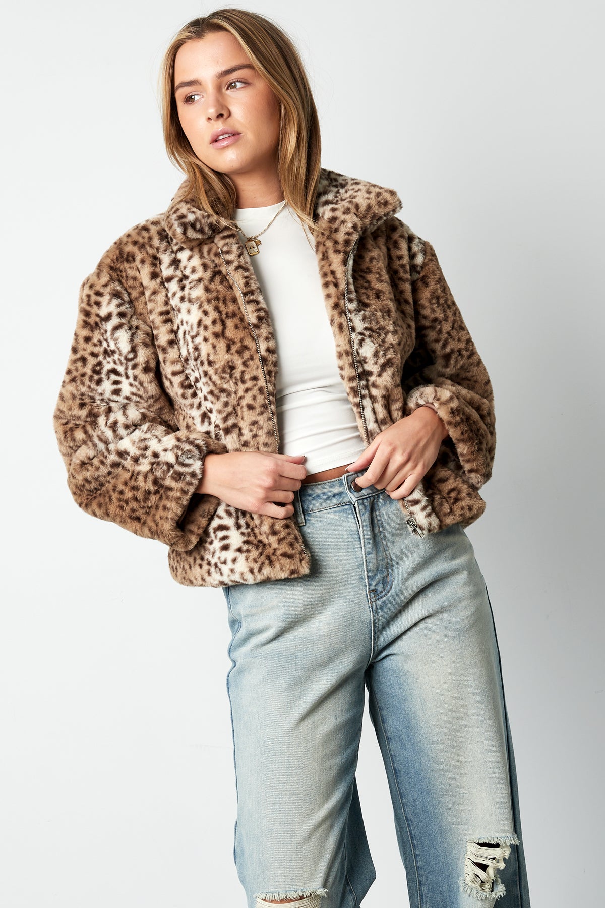 Veste léopard pour femme à l'aspect fausse fourrure – beige – photo 3