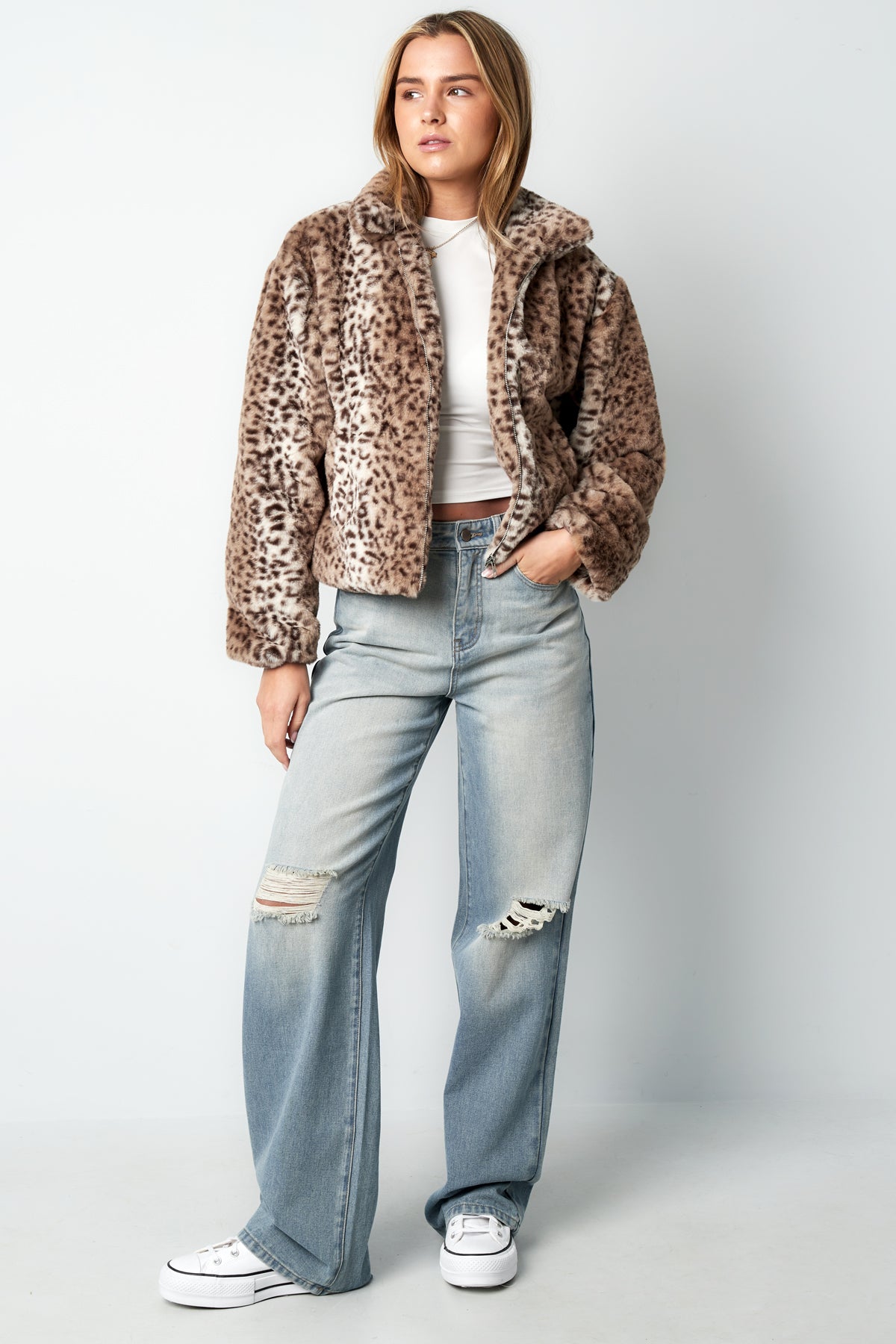 Veste léopard pour femme à l'aspect fausse fourrure – beige – photo 4