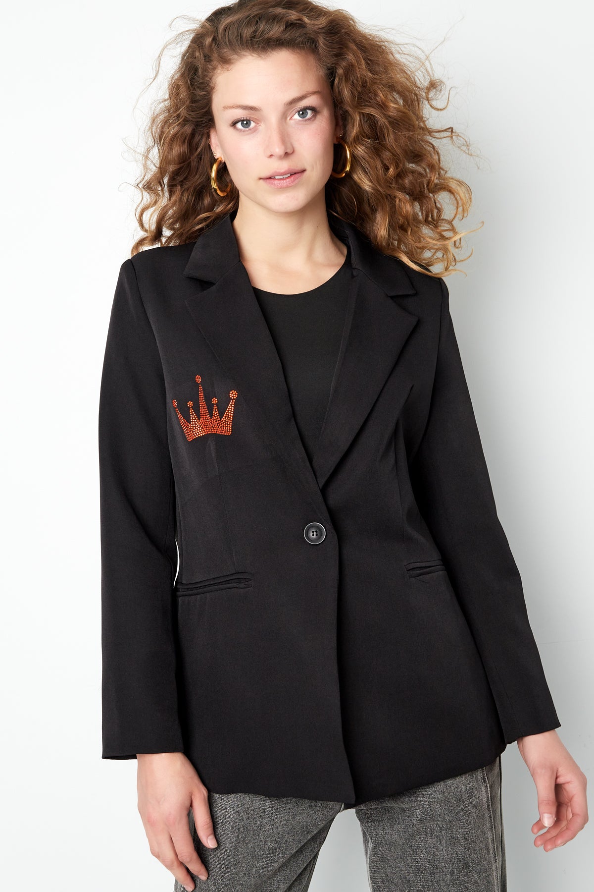 Dames zwarte blazer met geborduurde kroon – productfoto 5