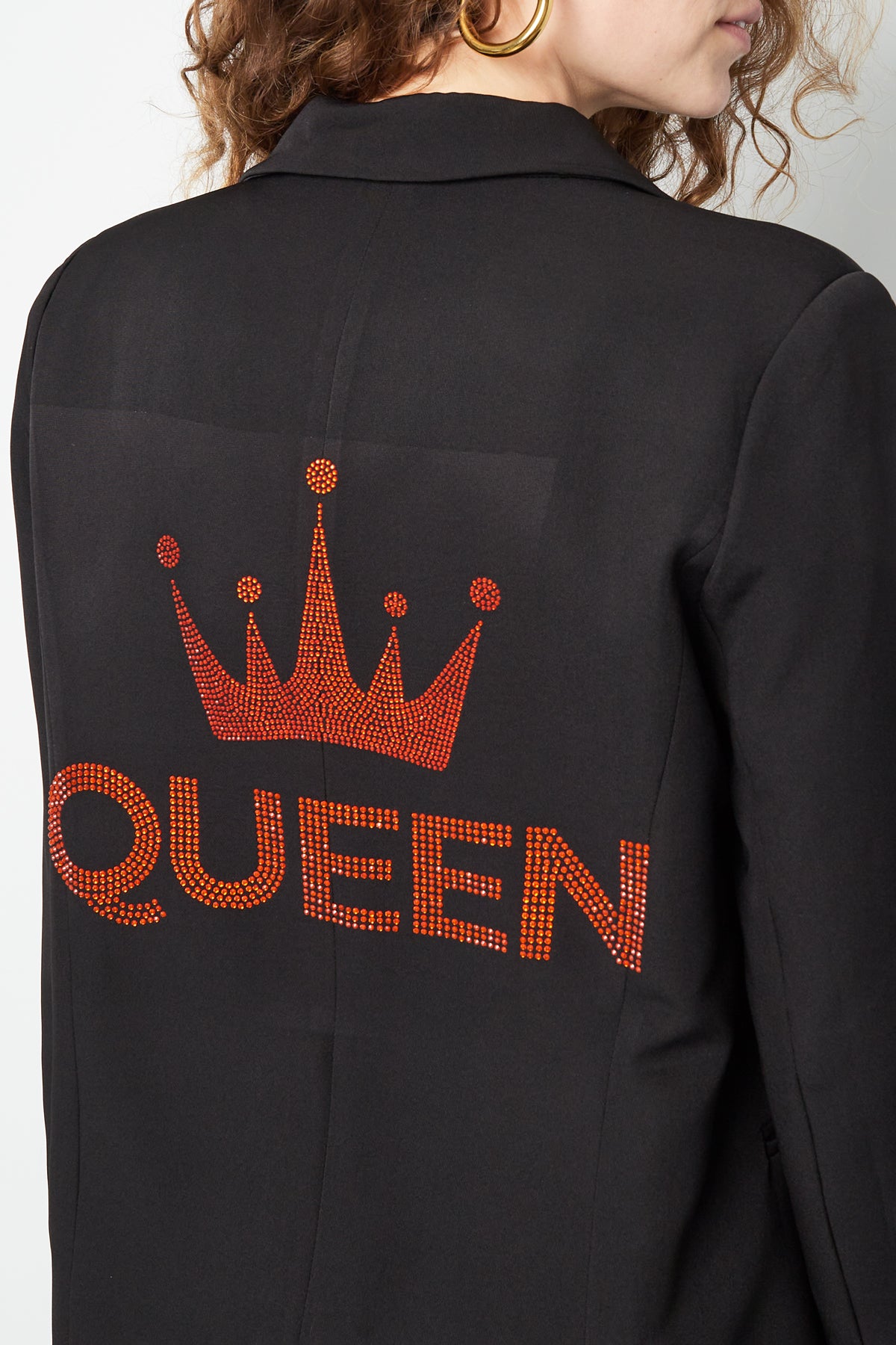 Dames zwarte blazer met geborduurde kroon – productfoto 3