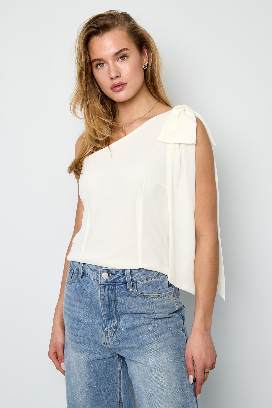 Off-shoulder top met strik – productfoto 4