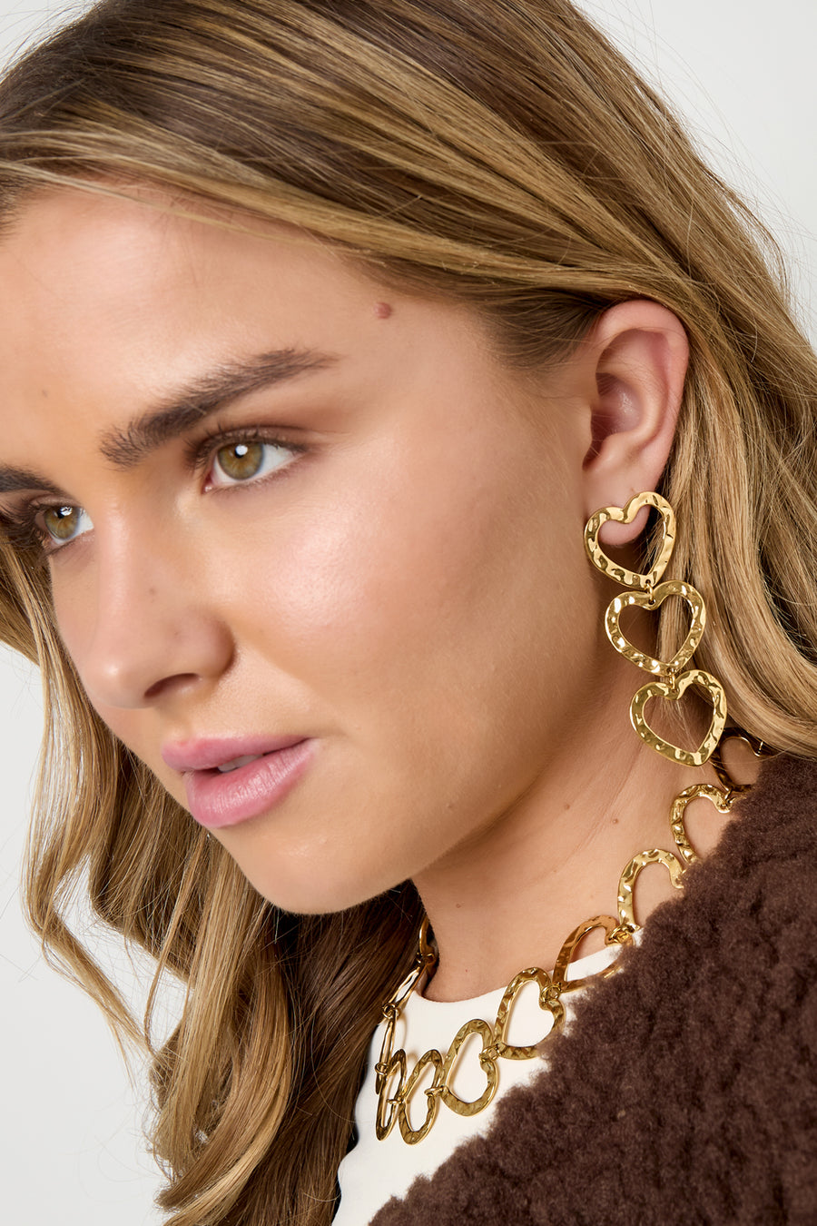Boucles d'oreilles pendantes pour femmes en acier inoxydable en forme de cœur – couleur or