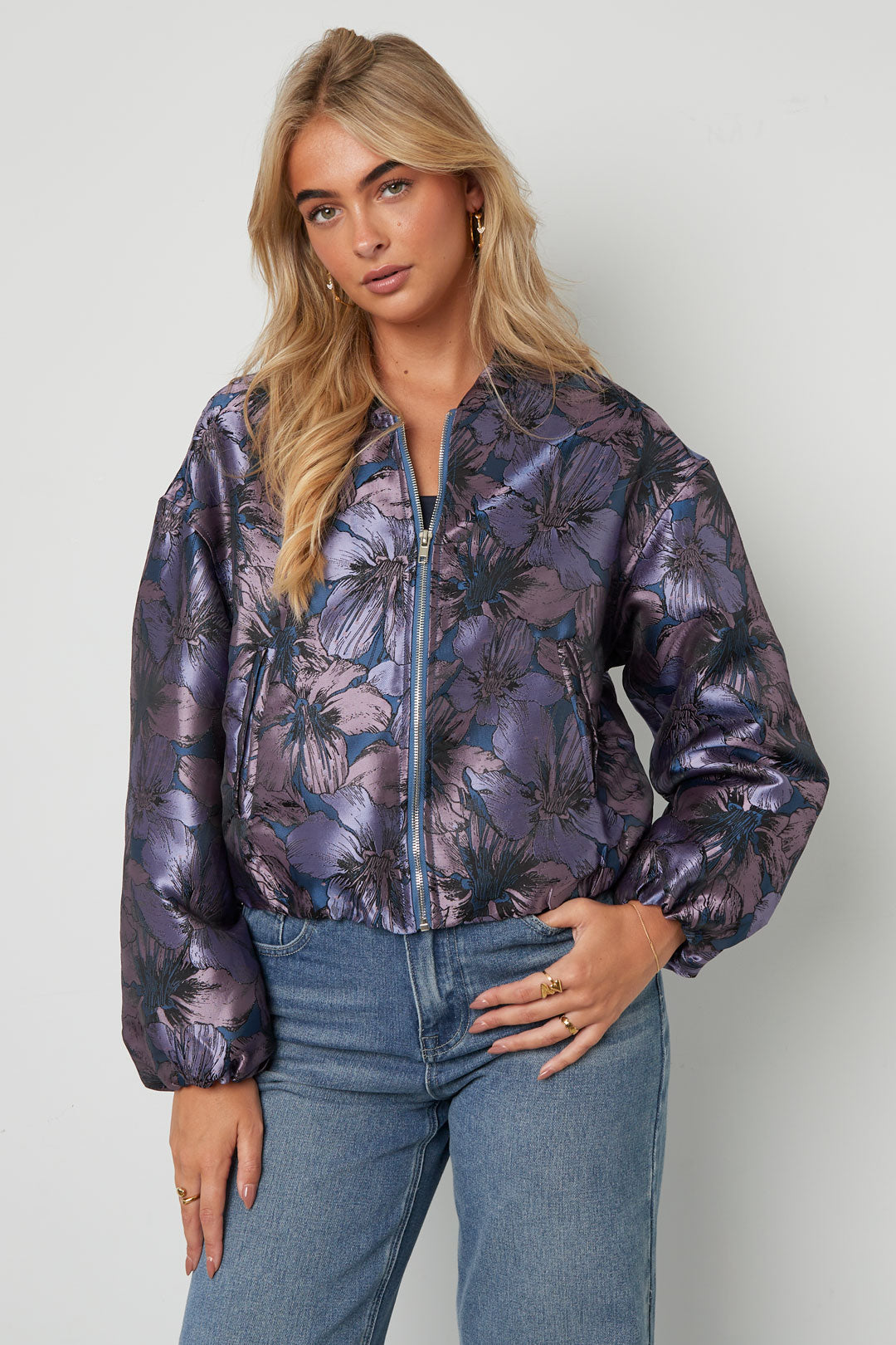 Dames bomberjack van polyester met bloemenprint – productfoto 3