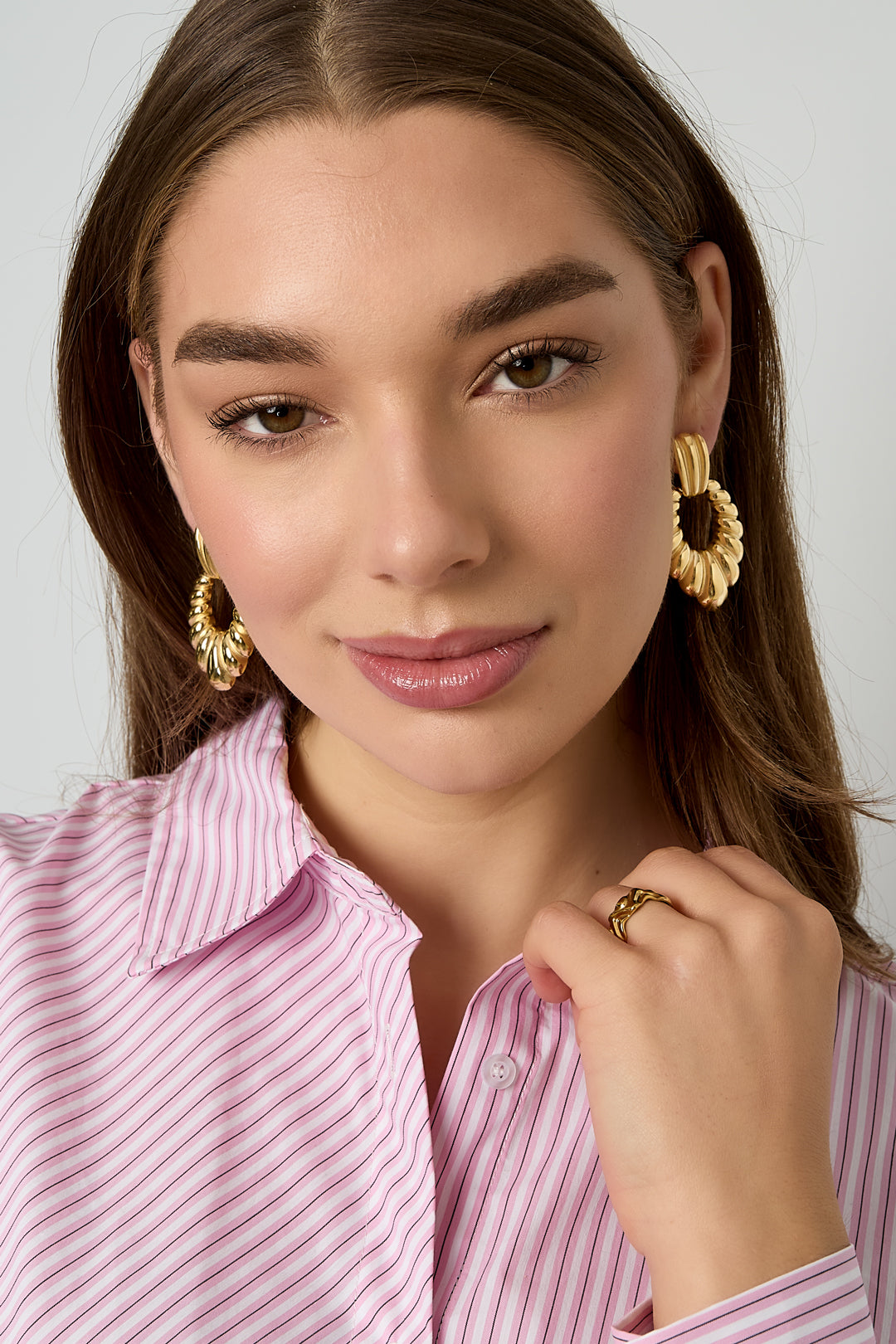 Statement oorbellen schelpmotief