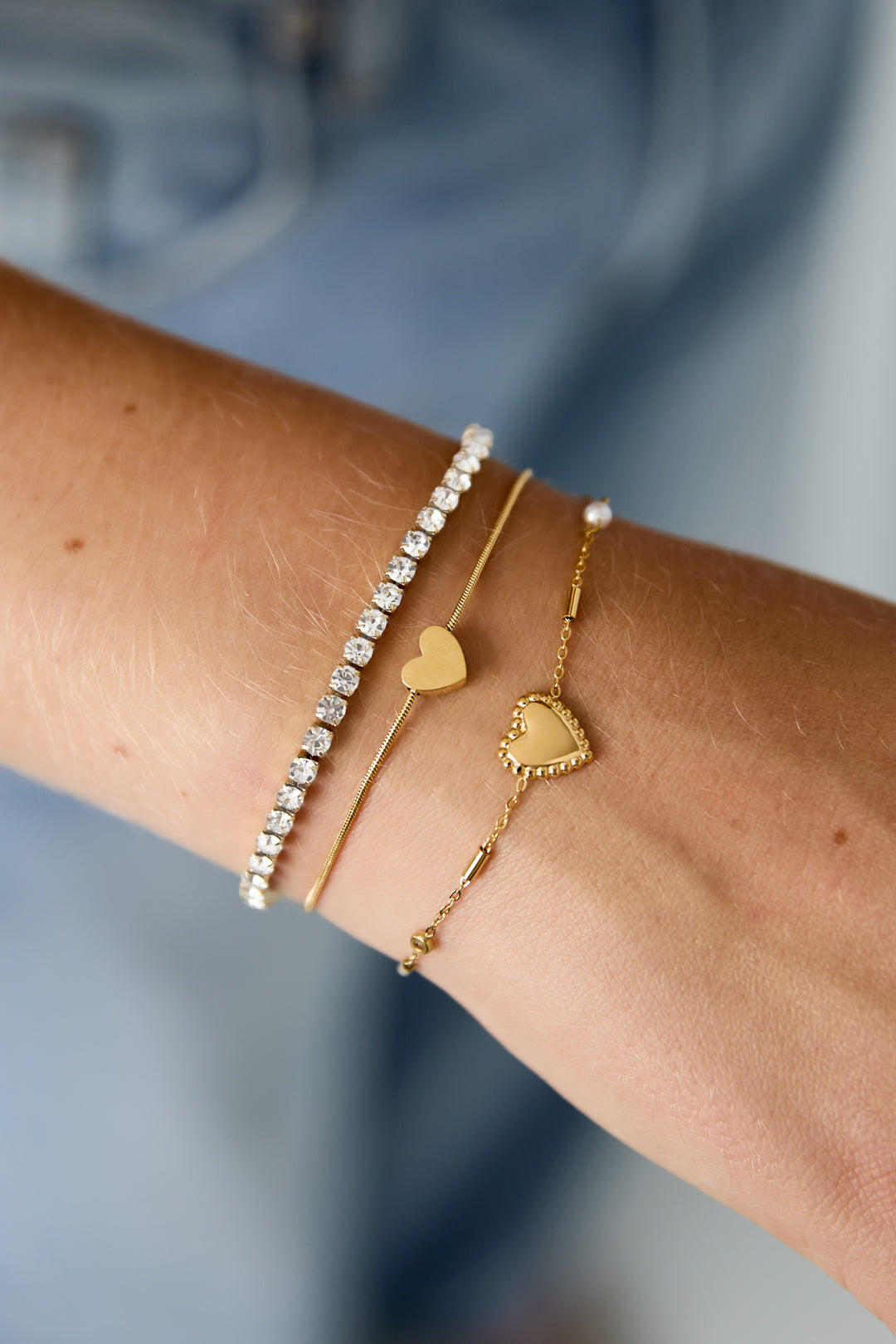 Stainless steel charm bracelet for women, Imitation rhinestone with heart shape – gold-coloured – image 2