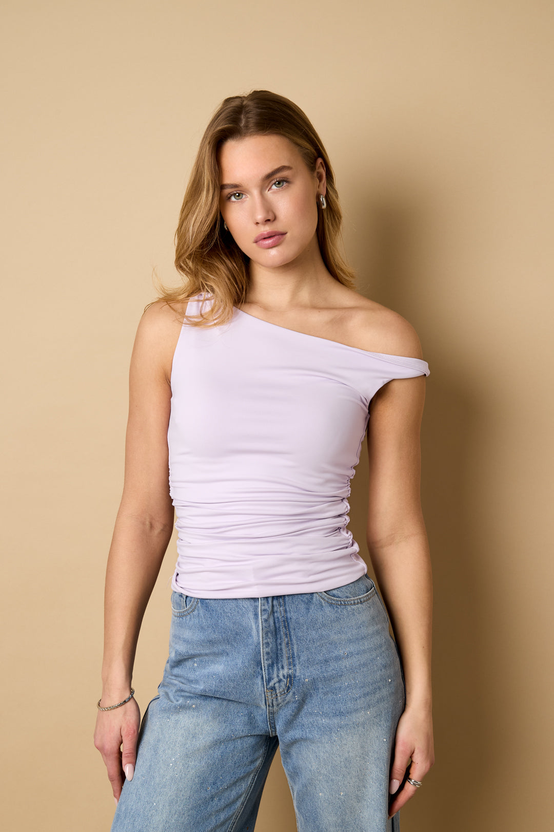Dames basic tanktop van gebreid nylon in drie kleuren – productfoto 8