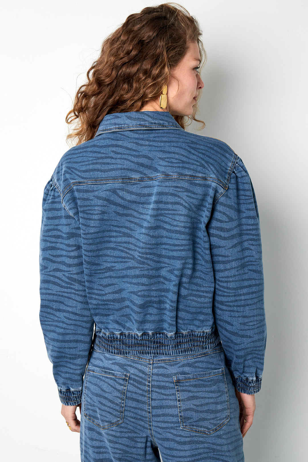 Dames kort blauw denim jacket met tijgerstrepen – productfoto 7