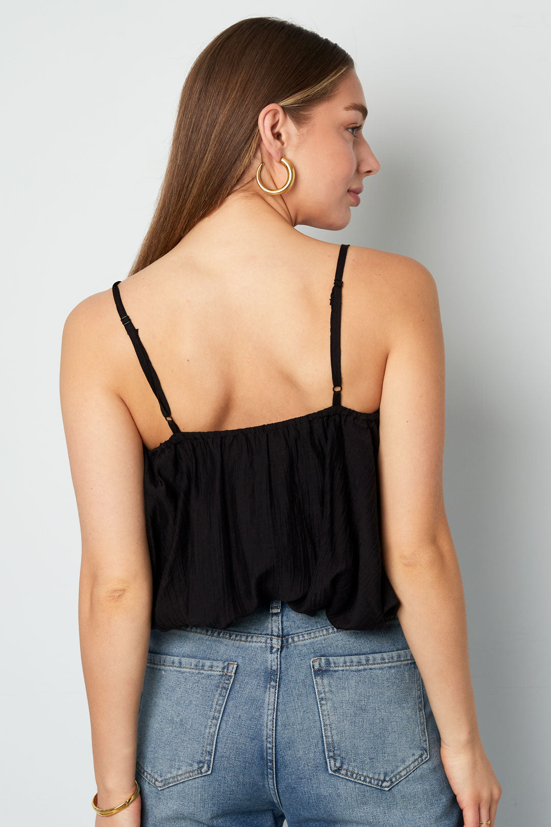 Sleeveless top for women with a casual look – image 6