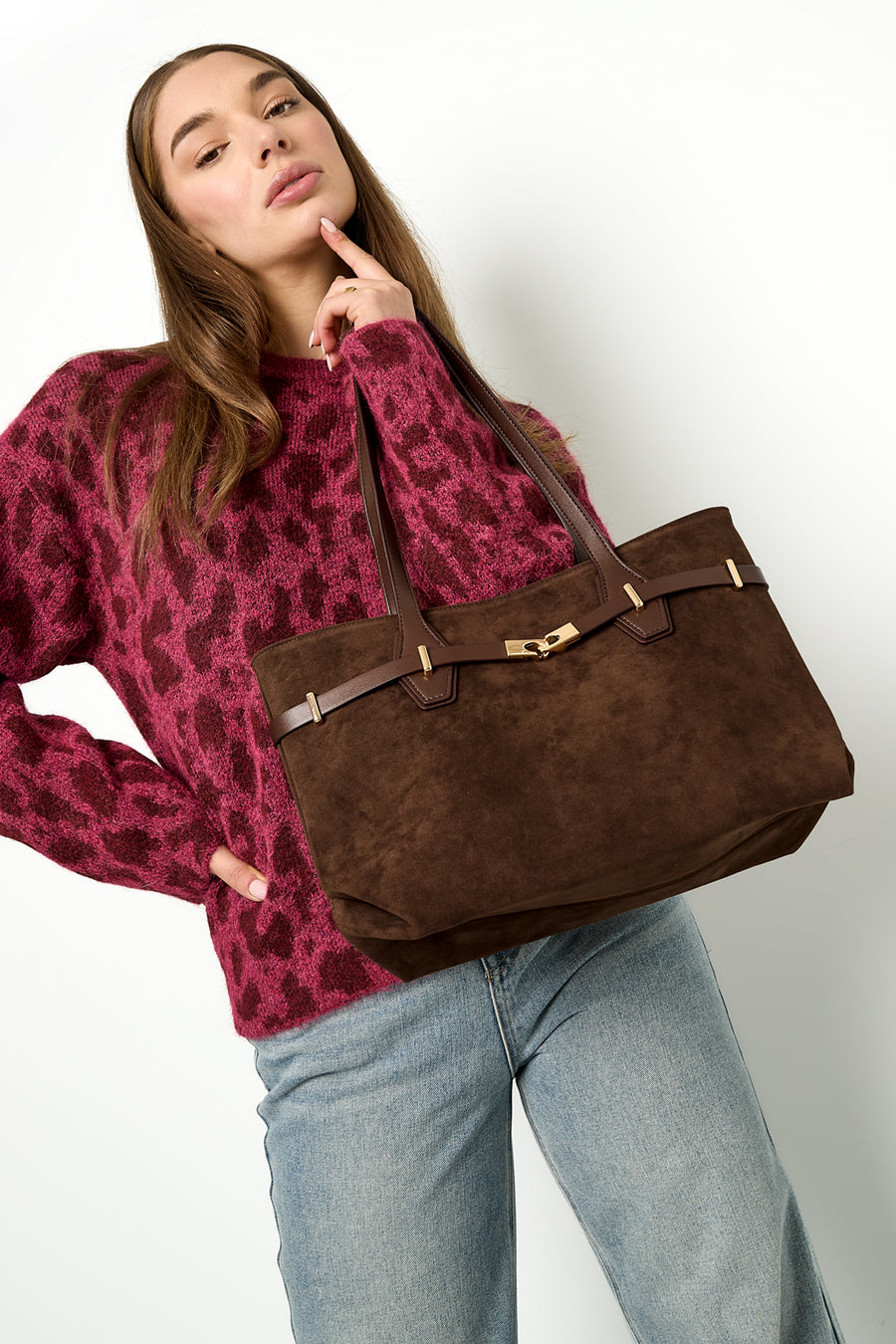 Cabas en 95 % daim, 5 % métal avec un design uni – marron foncé
