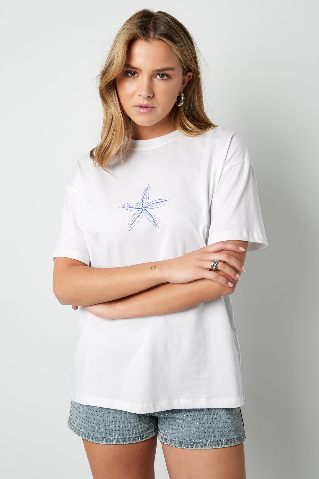 T-shirt pour femmes avec motif étoile de mer et imprimé texte – photo 8
