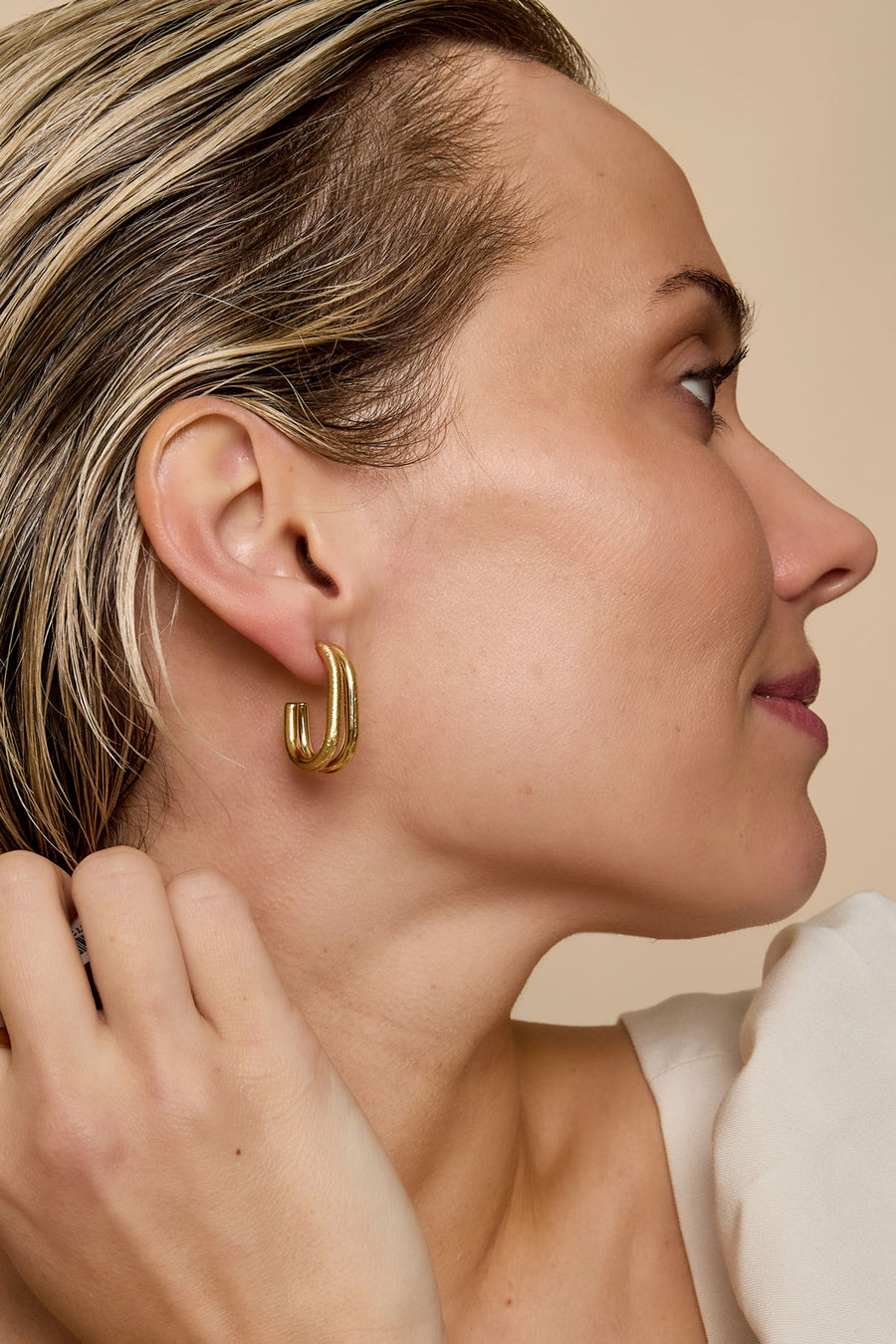 Boucles d'oreilles créoles pour femmes en acier inoxydable 304 avec motif linéaire – couleur or