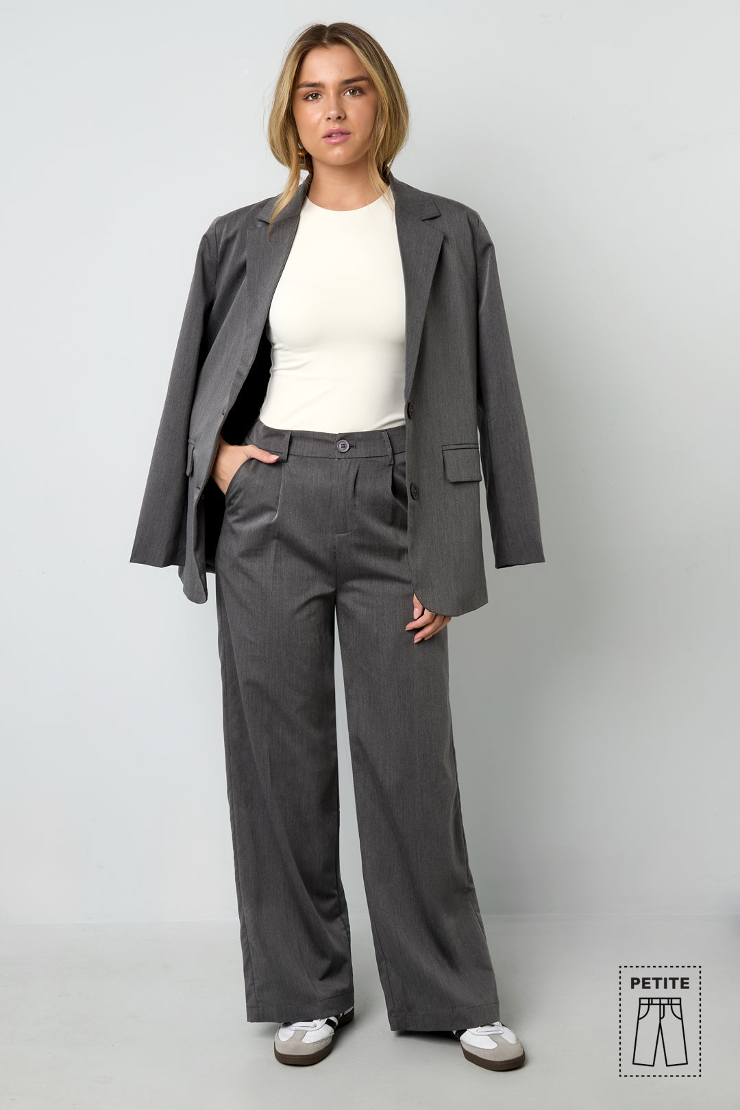 Women's straight leg trousers – image 10