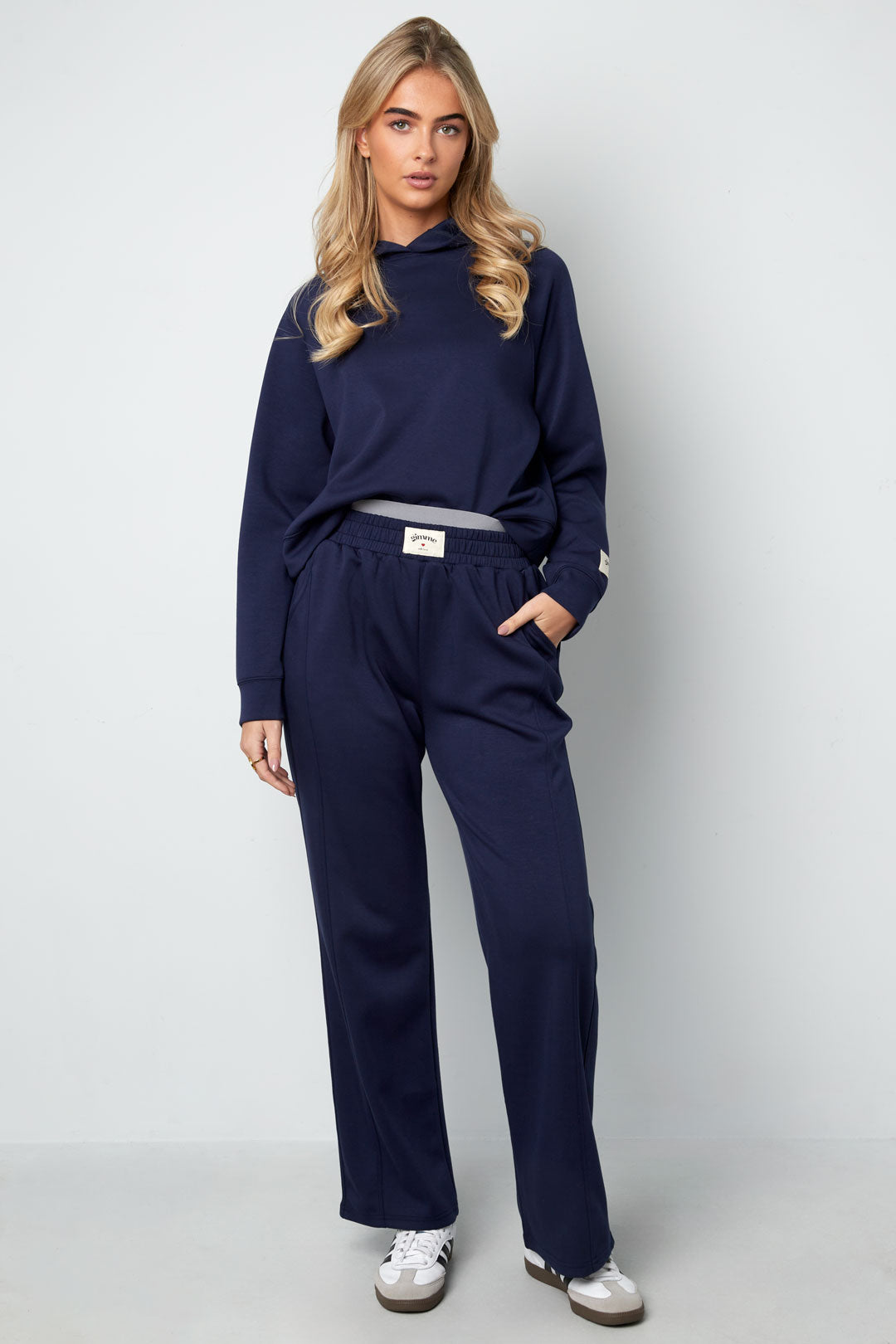 Dames sportieve rechte broek van gebreid polyester – productfoto 6
