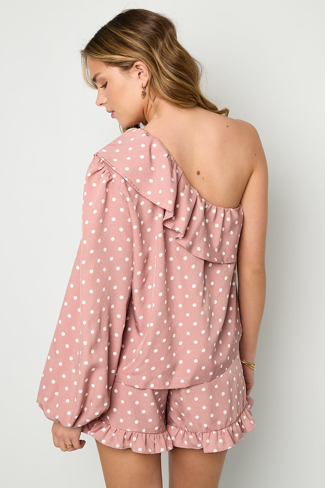 Dames tweedelige Macy off-shoulder set met stippen – productfoto 6
