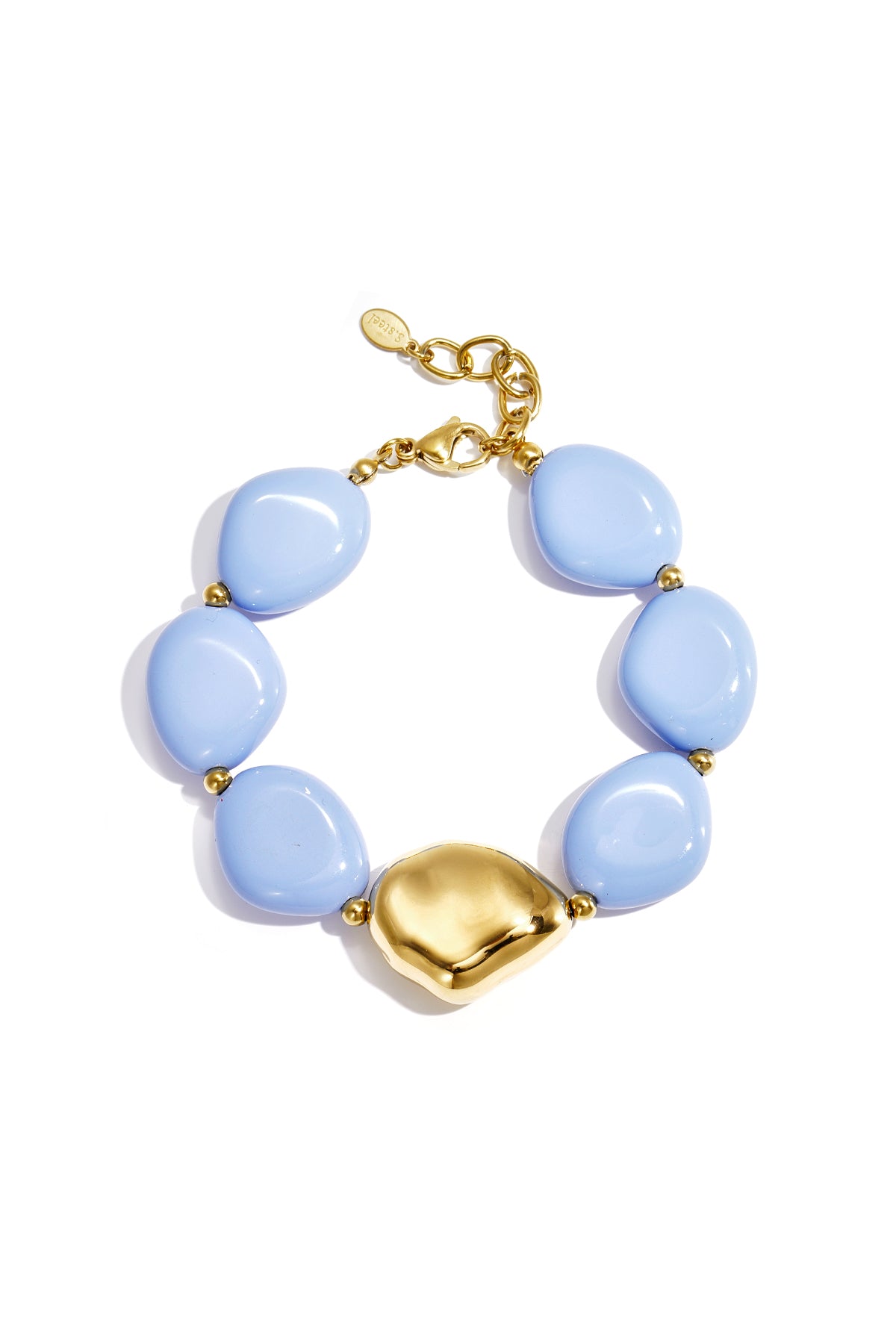 Kralenarmband met organisch gevormde statement kraal