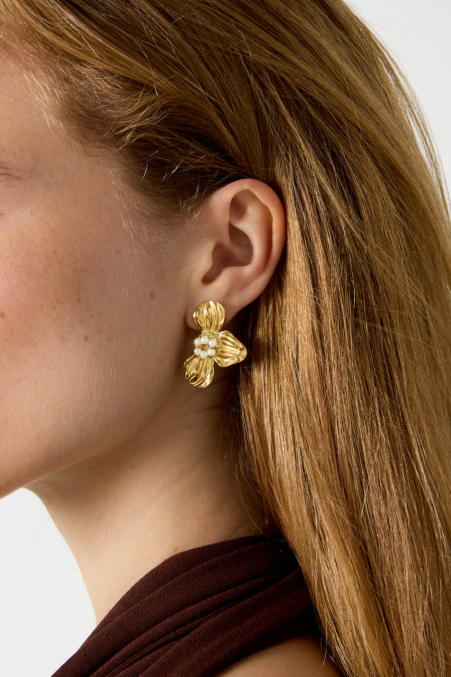 Puces d'oreilles pour femmes en acier inoxydable avec motif floral – couleur or