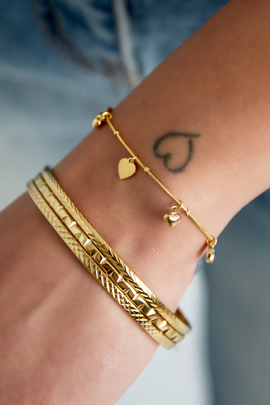 Bracelet jonc pour femme en acier inoxydable de forme organique – couleur or