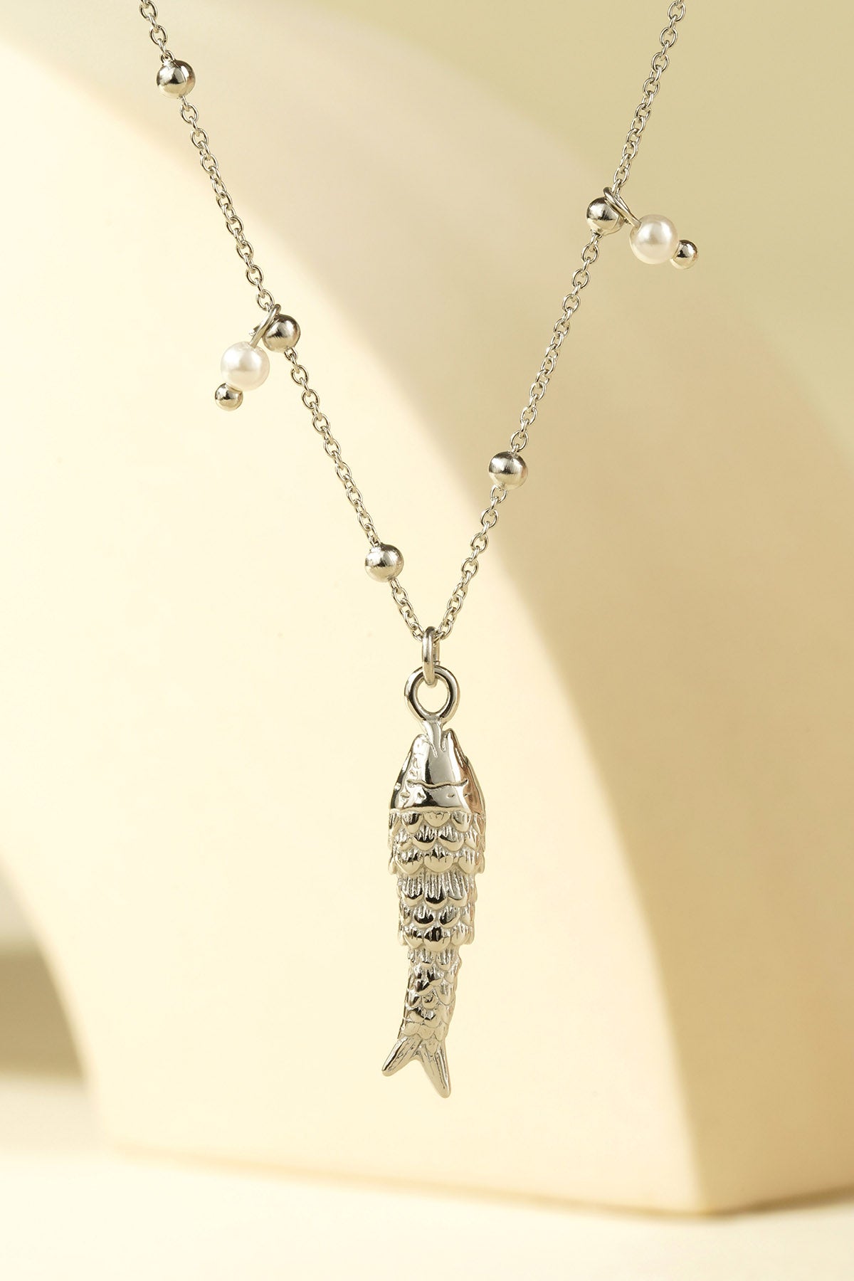 Women's Necklace with 304 Stainless Steel Pendant, Animal Pattern and Fish Motif Imitation Pearl – image 4